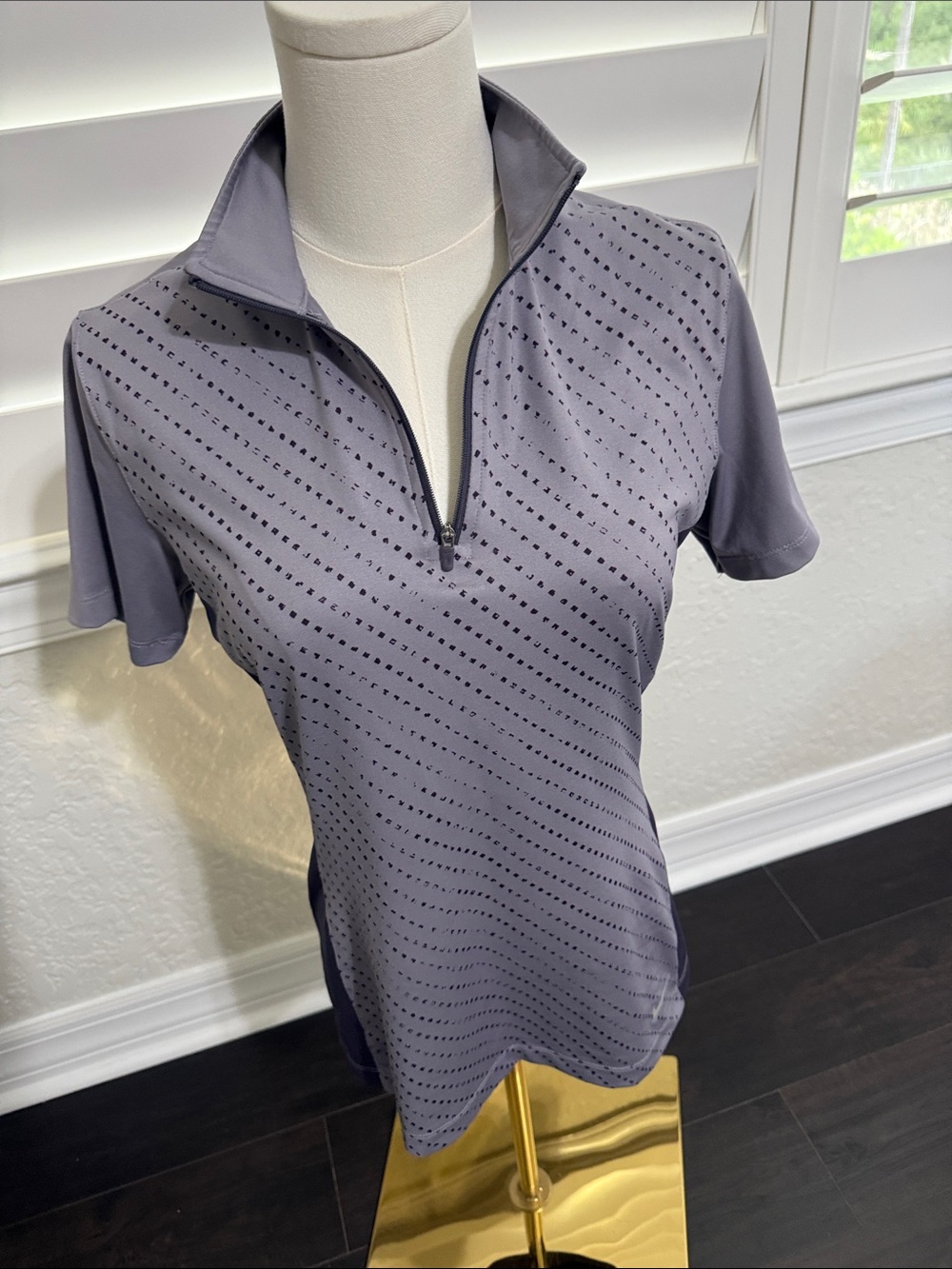 Nike Women's Short-Sleeve Zip Mock Neck Polo in Light Gray